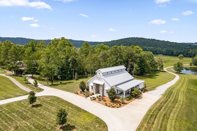 2641 Stamps Shady Grove Rd, Monterey, TN 38574