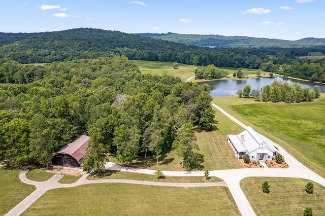 2641 Stamps Shady Grove Rd, Monterey, TN 38574