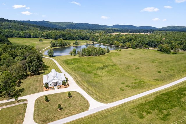 2641 Stamps Shady Grove Rd, Monterey, TN 38574