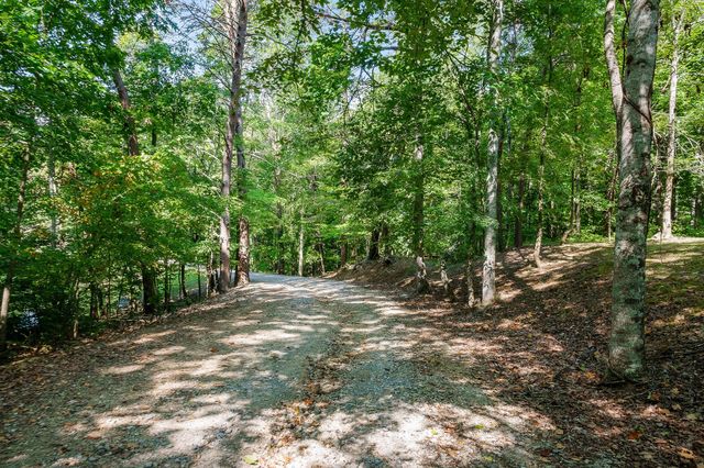 2641 Stamps Shady Grove Rd, Monterey, TN 38574