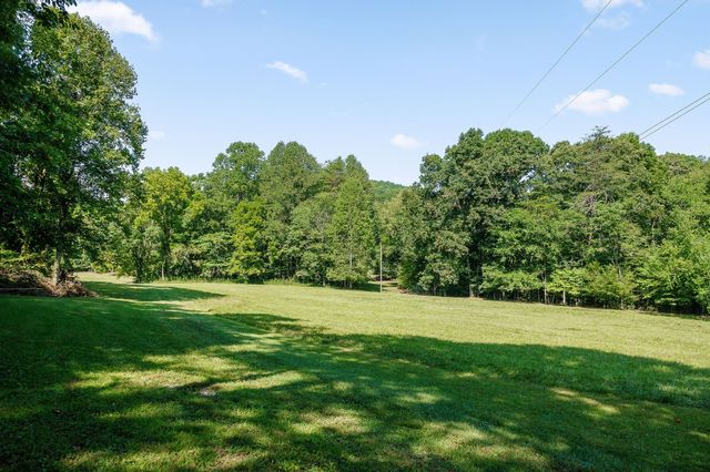 2641 Stamps Shady Grove Rd, Monterey, TN 38574