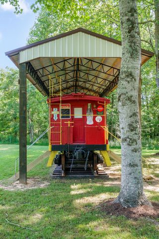 2641 Stamps Shady Grove Rd, Monterey, TN 38574