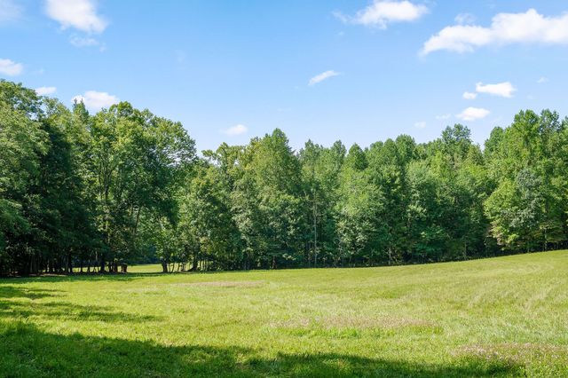 2641 Stamps Shady Grove Rd, Monterey, TN 38574