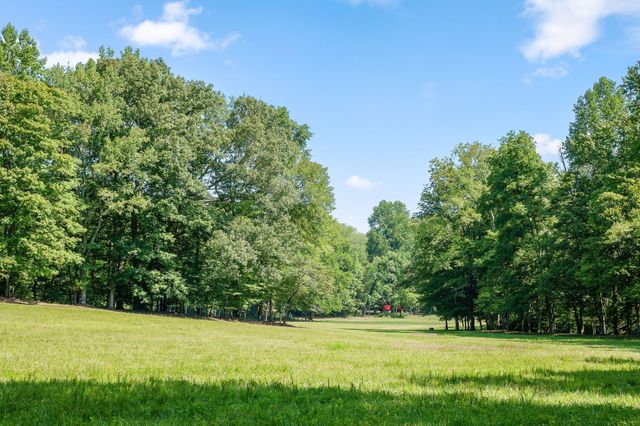 2641 Stamps Shady Grove Rd, Monterey, TN 38574