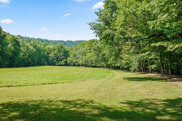 2641 Stamps Shady Grove Rd, Monterey, TN 38574