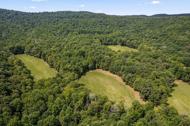 2641 Stamps Shady Grove Rd, Monterey, TN 38574