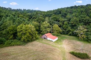 2641 Stamps Shady Grove Rd, Monterey, TN 38574