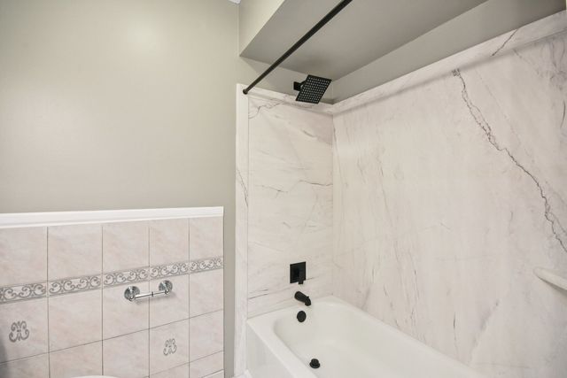 941 W Army Trail Boulevard, Addison, IL 60101