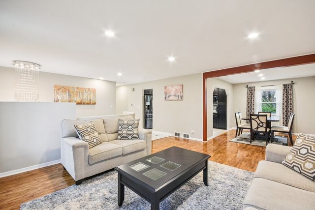 941 W Army Trail Boulevard, Addison, IL 60101