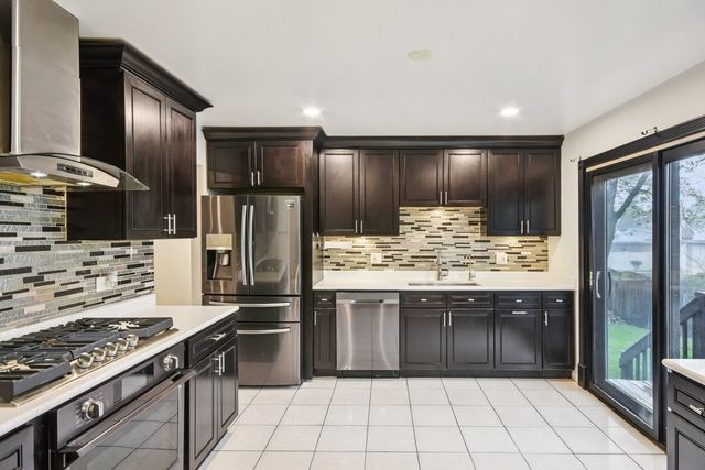 941 W Army Trail Boulevard, Addison, IL 60101