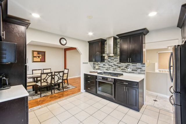 941 W Army Trail Boulevard, Addison, IL 60101