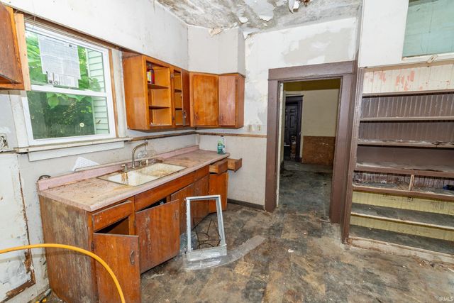 529 Euclid Avenue, South Bend, IN 46628