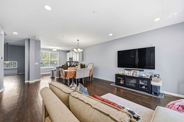 1526 E Arbor Lane, Arlington Heights, IL 60004