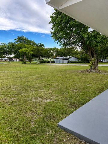 2954 NW 192nd Ter, Miami Gardens, FL 33056