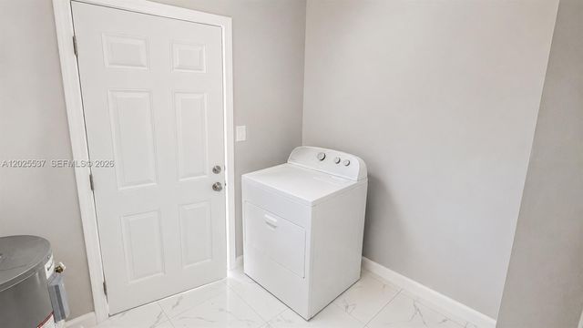 2954 NW 192nd Ter, Miami Gardens, FL 33056