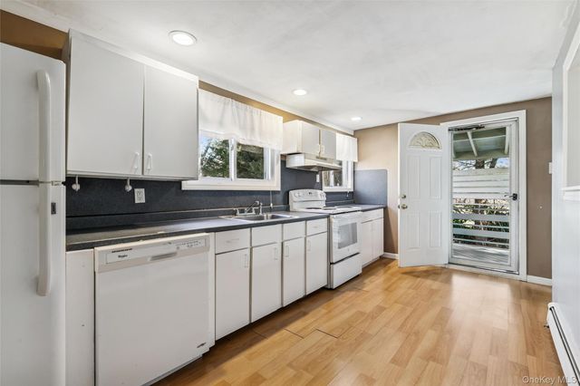 5 Haiti Lane, Coram, NY 11727