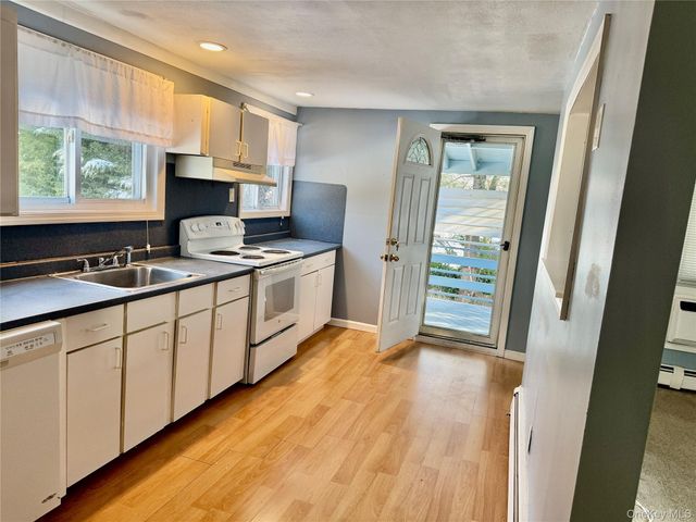 5 Haiti Lane, Coram, NY 11727