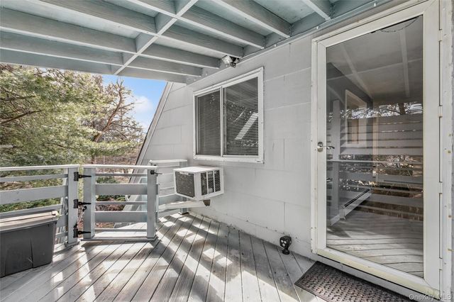 5 Haiti Lane, Coram, NY 11727