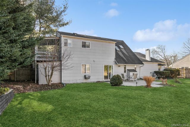 5 Haiti Lane, Coram, NY 11727