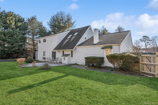 5 Haiti Lane, Coram, NY 11727