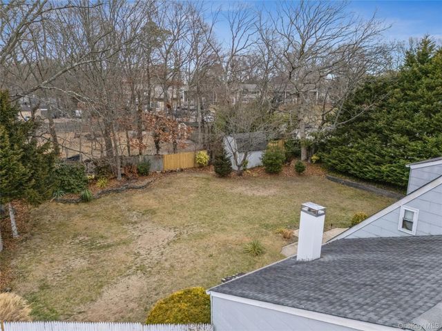 5 Haiti Lane, Coram, NY 11727