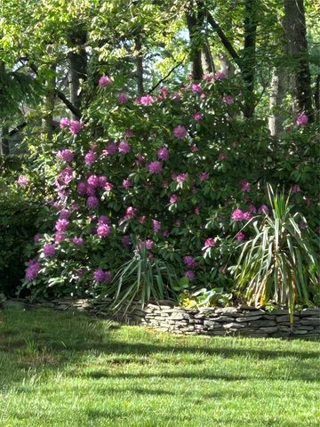 5 Haiti Lane, Coram, NY 11727