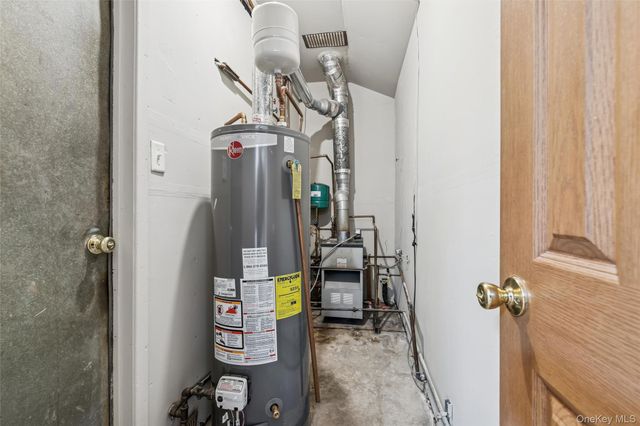 5 Haiti Lane, Coram, NY 11727