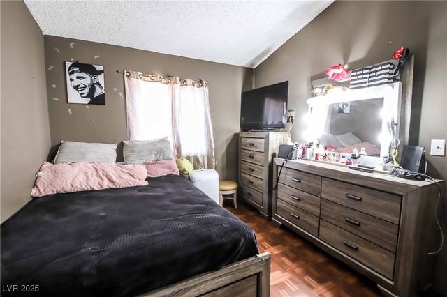 3726 Glow Drive, Las Vegas, NV 89115