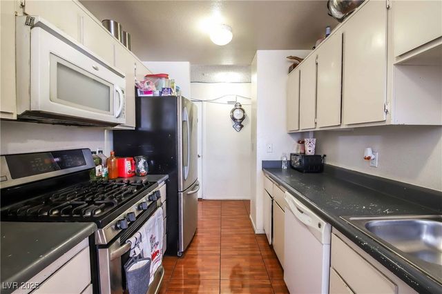 3726 Glow Drive, Las Vegas, NV 89115