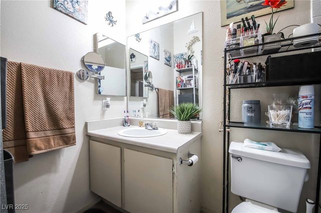 3726 Glow Drive, Las Vegas, NV 89115