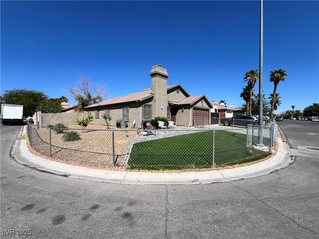 3726 Glow Drive, Las Vegas, NV 89115