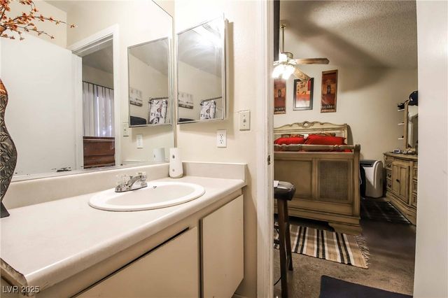 3726 Glow Drive, Las Vegas, NV 89115