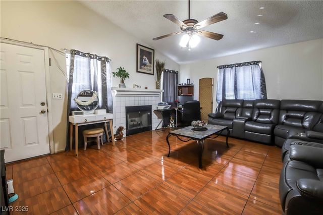 3726 Glow Drive, Las Vegas, NV 89115