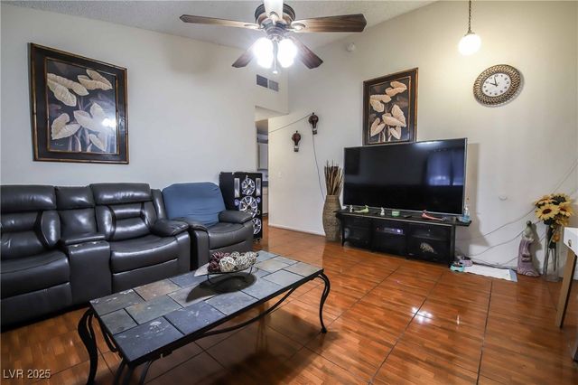 3726 Glow Drive, Las Vegas, NV 89115