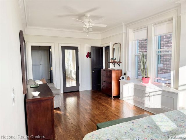 8120 E Jefferso E Jefferson Avenue 7E, Detroit, MI 48214