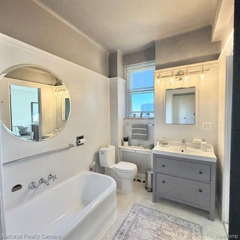 8120 E Jefferso E Jefferson Avenue 7E, Detroit, MI 48214