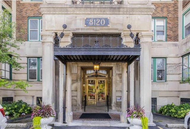 8120 E Jefferso E Jefferson Avenue 7E, Detroit, MI 48214