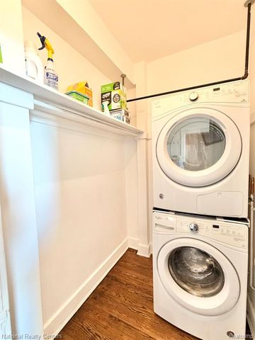 8120 E Jefferso E Jefferson Avenue 7E, Detroit, MI 48214
