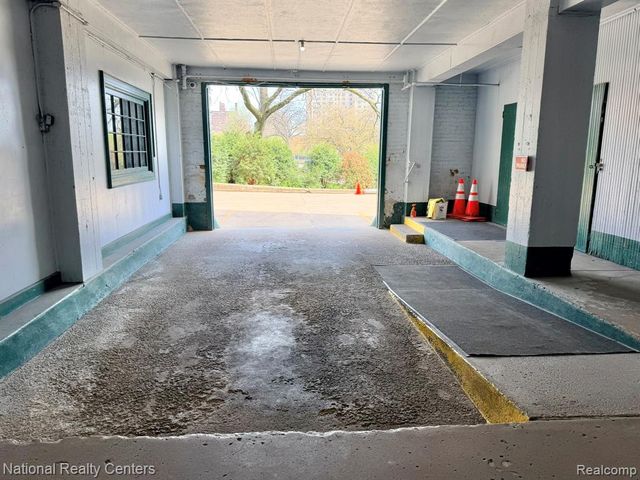 8120 E Jefferso E Jefferson Avenue 7E, Detroit, MI 48214