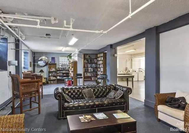 8120 E Jefferso E Jefferson Avenue 7E, Detroit, MI 48214