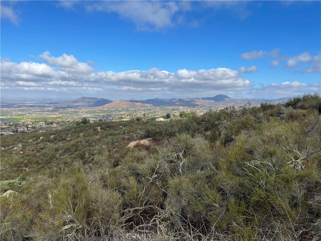 Image 1 of property listing at 3 Esplendida Way, Temecula, CA 92592