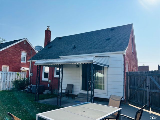 1482 16th Street, Wyandotte, MI 48192