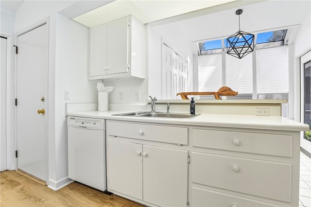 4 Bay Tree Court W, St Simons Island, GA 31522