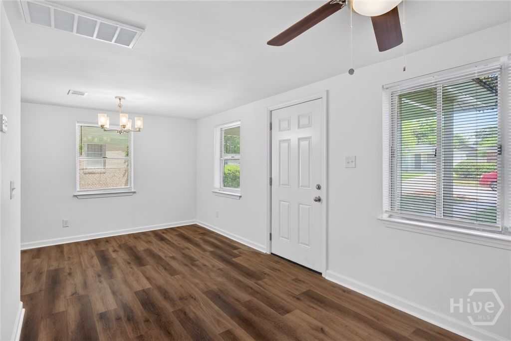 Image 5 of property listing at 917 Wexler Street, Savannah, GA 31415