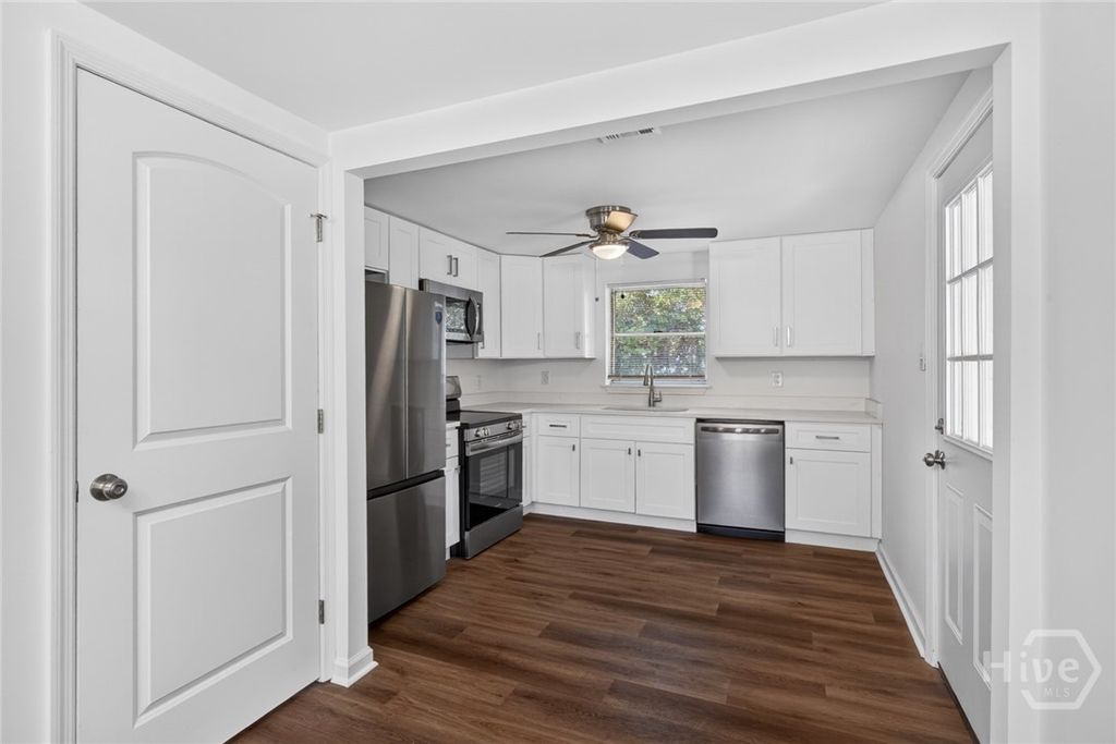 Image 9 of property listing at 917 Wexler Street, Savannah, GA 31415