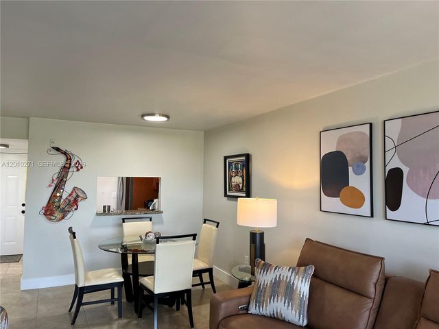 10525 SW 112th Avenue 314, Miami, FL 33176