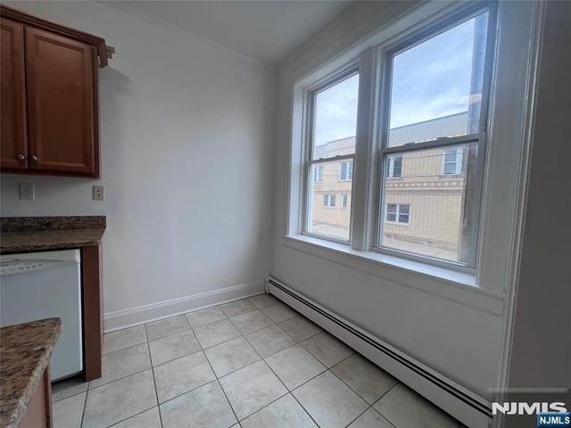 236 Greenmount 1, Cliffside Park, NJ 07010
