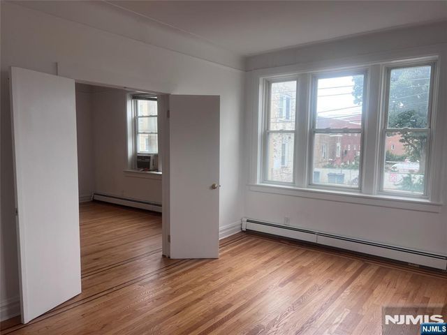 236 Greenmount 1, Cliffside Park, NJ 07010
