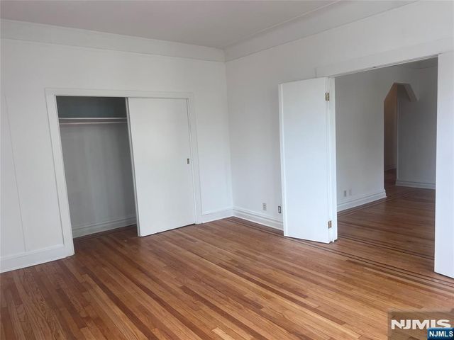 236 Greenmount 1, Cliffside Park, NJ 07010