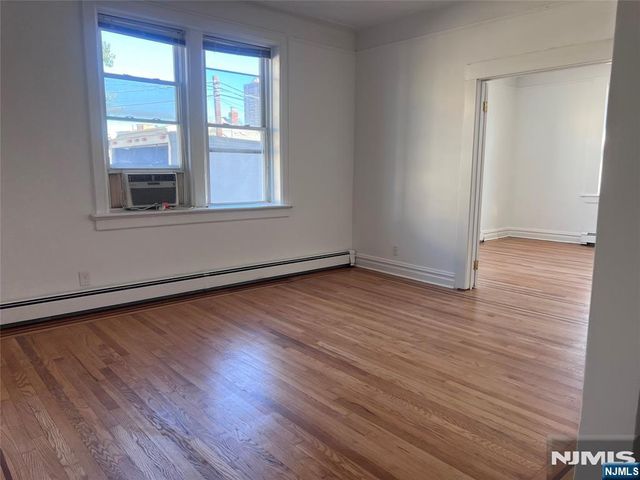 236 Greenmount 1, Cliffside Park, NJ 07010